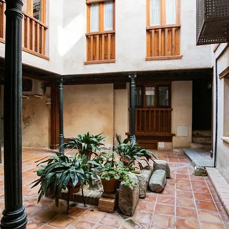 Tiempo De Toledo: Catedral Apartment